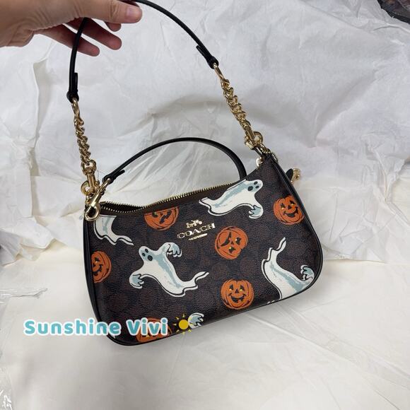 NWT Coach Teri Shoulder Bag In Signature Canvas Pumpkin Halloween Print CCE71 - Picture 1 of 11